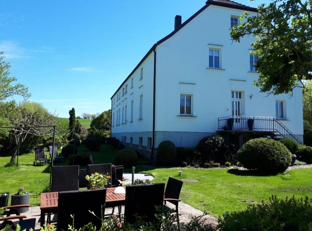 Altes Bauernhaus Im Gruenen Steffenshagen Exterior foto